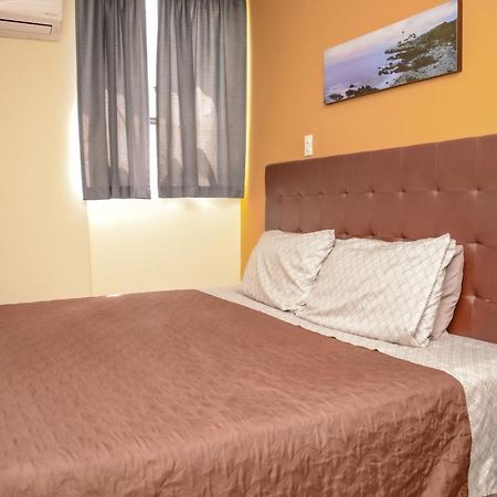 Calle 8 Suites Medellin Bagian luar foto