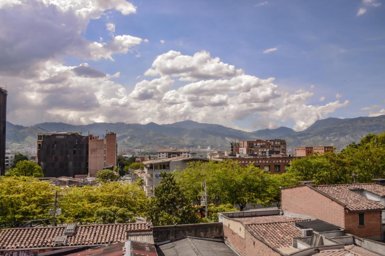 Calle 8 Suites Medellin Bagian luar foto