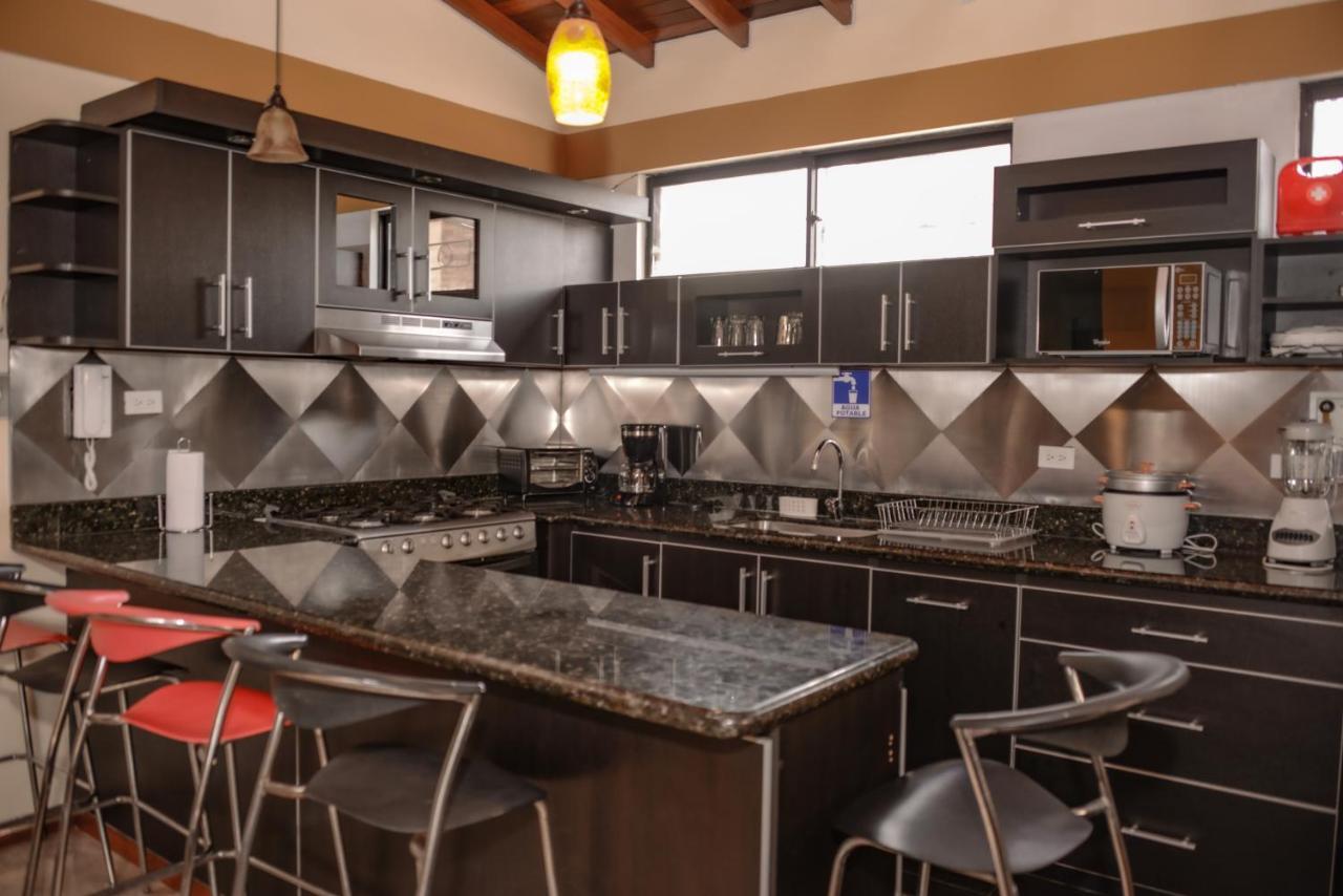 Calle 8 Suites Medellin Bagian luar foto