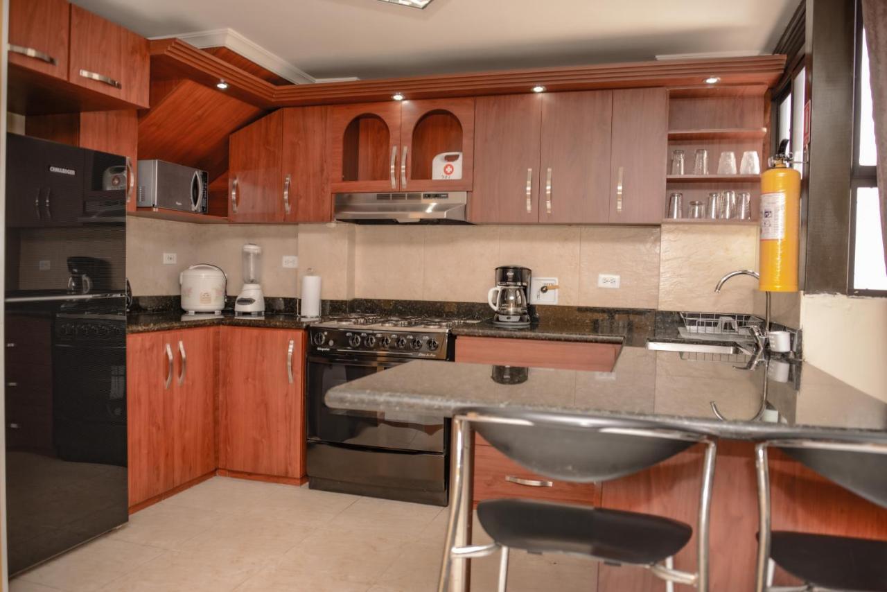 Calle 8 Suites Medellin Bagian luar foto