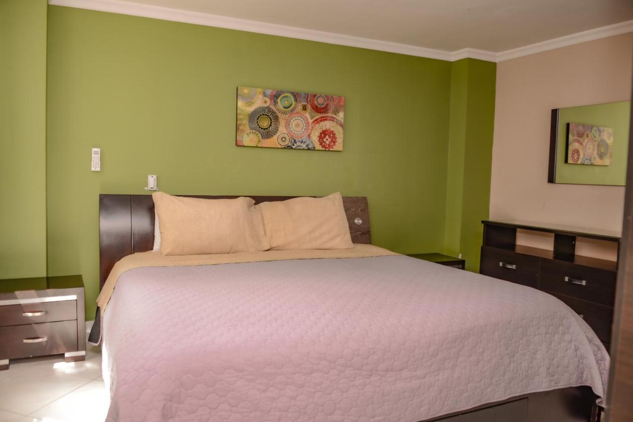 Calle 8 Suites Medellin Bagian luar foto
