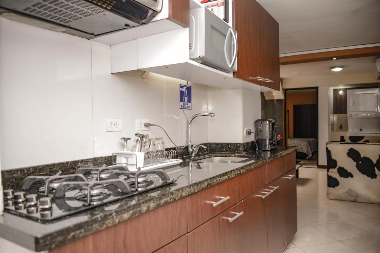 Calle 8 Suites Medellin Bagian luar foto