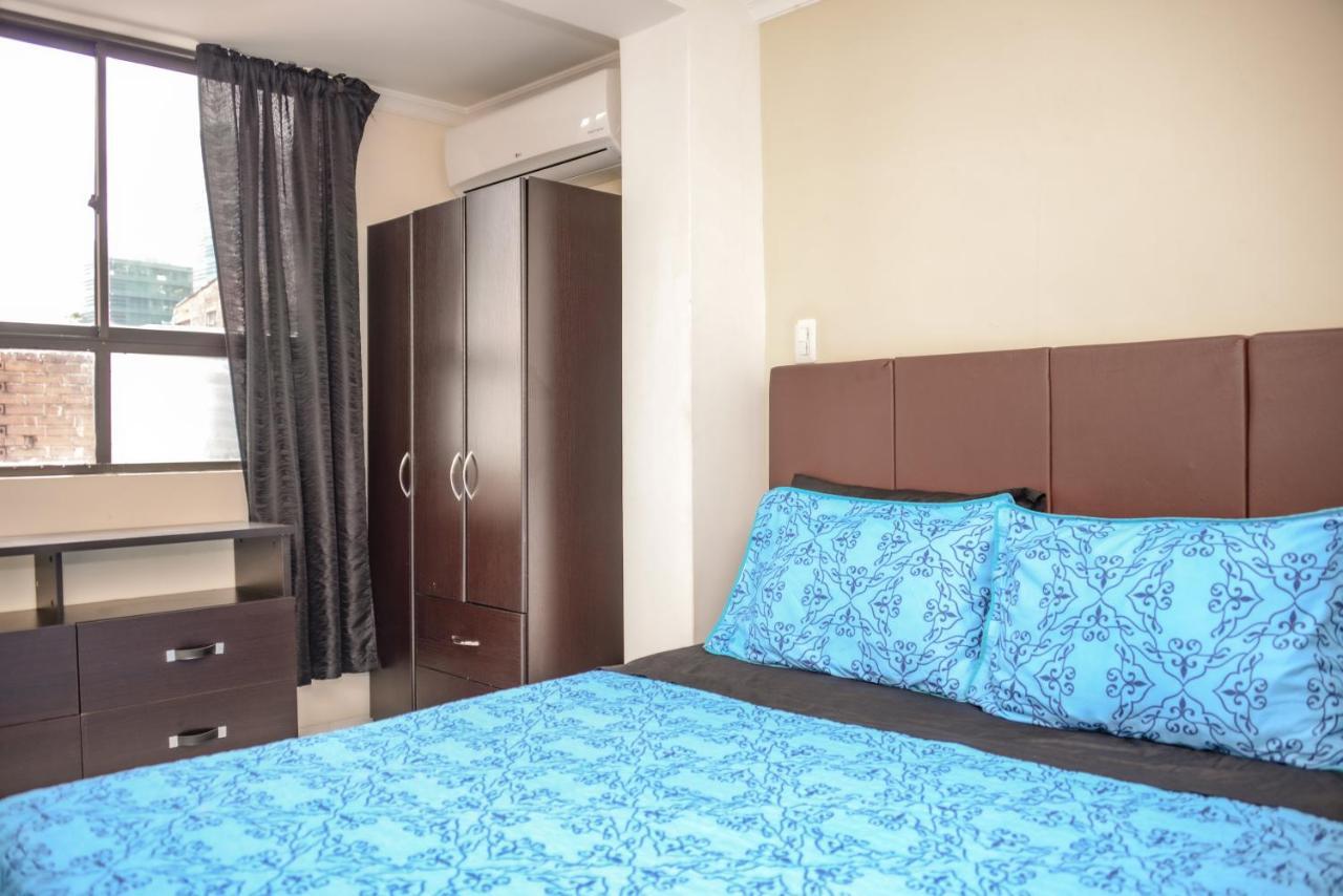 Calle 8 Suites Medellin Bagian luar foto