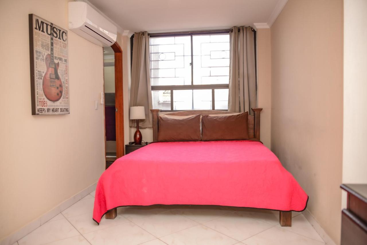 Calle 8 Suites Medellin Bagian luar foto