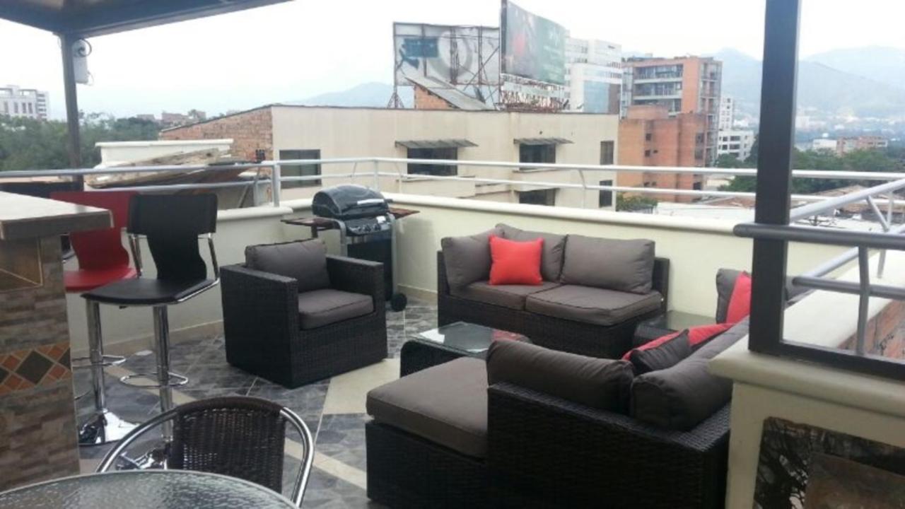 Calle 8 Suites Medellin Bagian luar foto