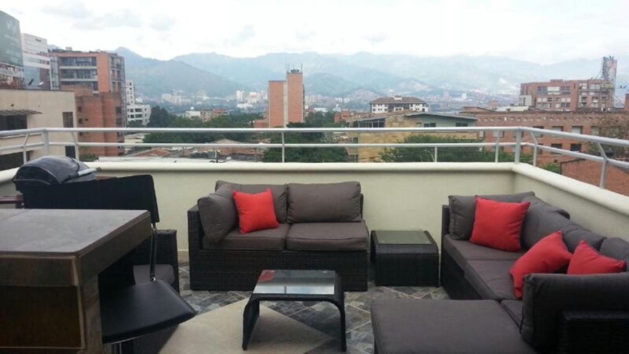 Calle 8 Suites Medellin Bagian luar foto